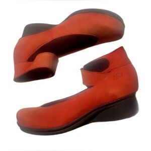 NWT Loints of Holland Sydney Mary Jane wedge heel Suede Velcro strap 36